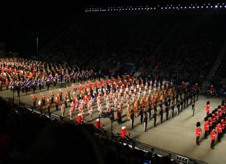 愛丁堡景點|愛丁堡軍樂節介紹 · 八月限定的世界級展演