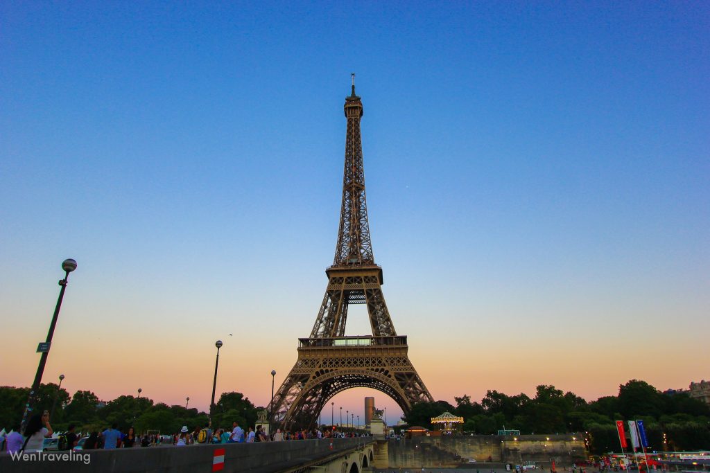 eiffel tower evening view (1)