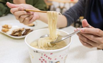 馬祖食記|東引美食 ‧ 承春商店 ‧ 料好實在的馬祖魚麵